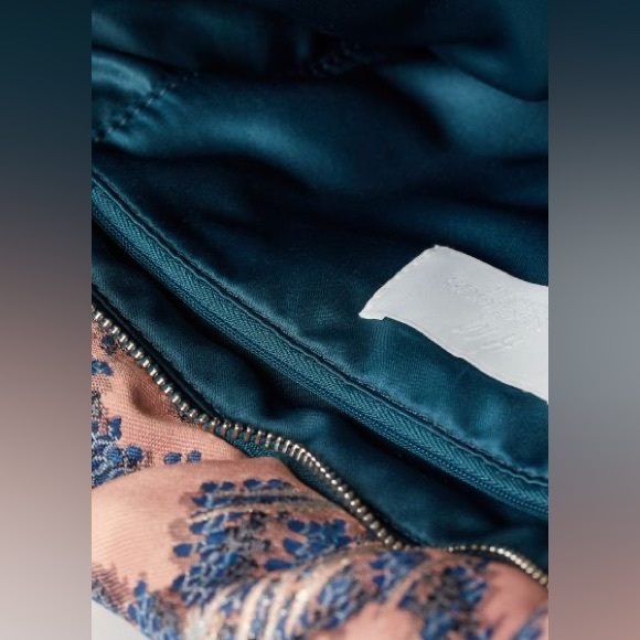 H&M Padded Purse with chain Conscious Exclusive - Picture 9 of 12